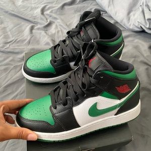 COPY - Black/Pine Green-White Jordan’s